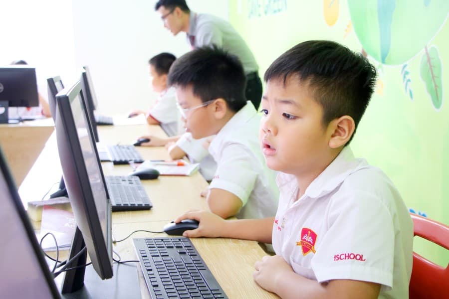 Học tiếng Anh online miễn phí
